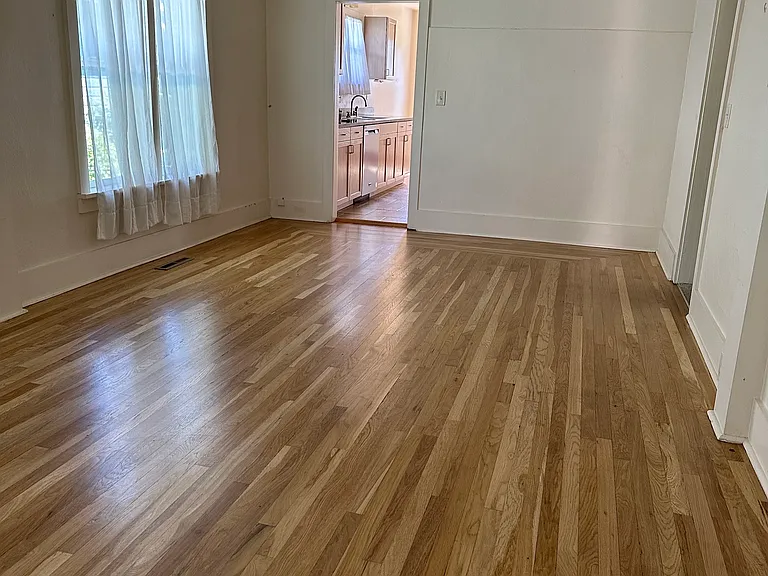 154 E Park Ave — Photo 2