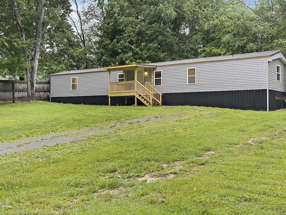 1st image of 183 Hidden Oaks Dr