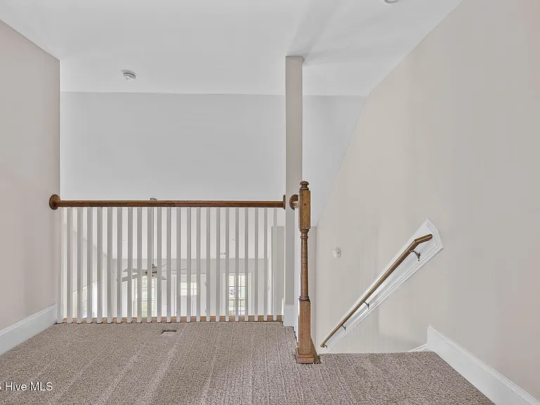 165 Lark Dr — Photo 22