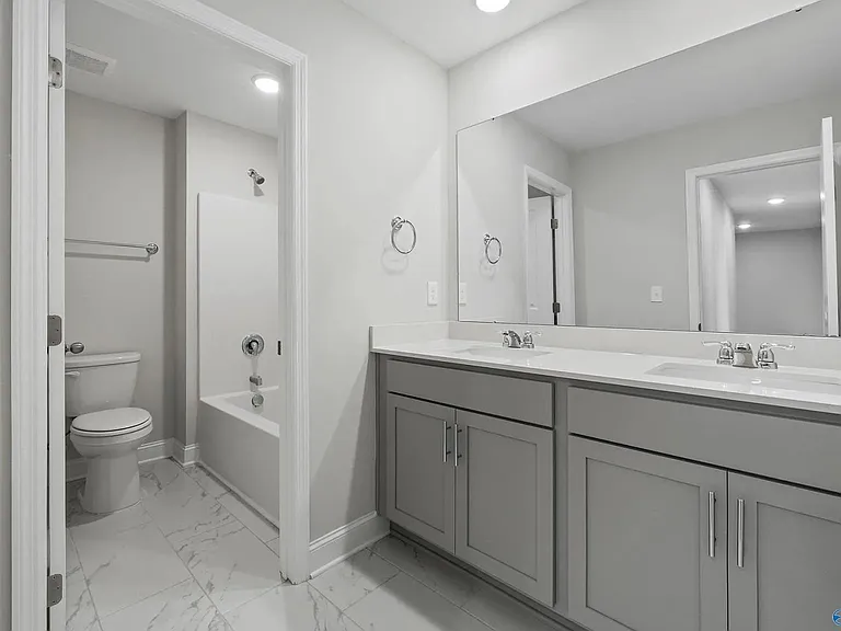 1755 Stampede Cir SE — Photo 2