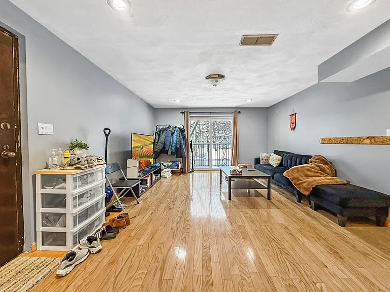 305 Riverside Ave #24 — Photo 5