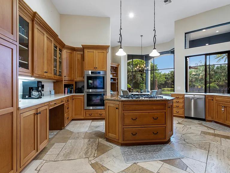 8158 Native Dancer Rd E — Photo 3