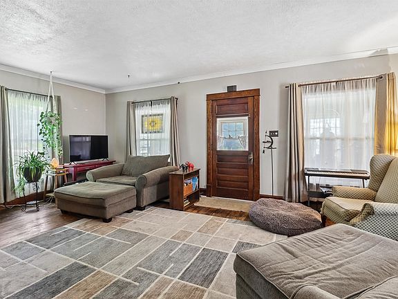 4th image of 3917 11th St