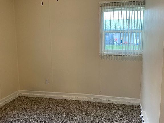 5th image of 561 E Ross Ln APT D