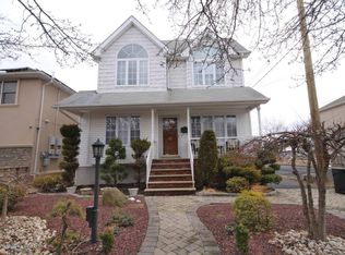 95 Bedell Ave, Staten Island, NY