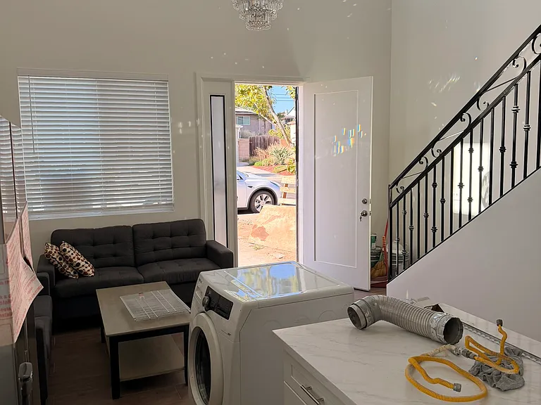 5263 Pirotte Dr — Photo 2