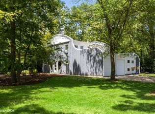 800 Woodbine Rd, Highland Park, IL 60035