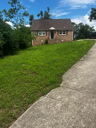 3242 W Hamilton Ave Photo 1
