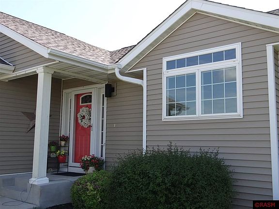 3rd image of 137 Flagstone Ln