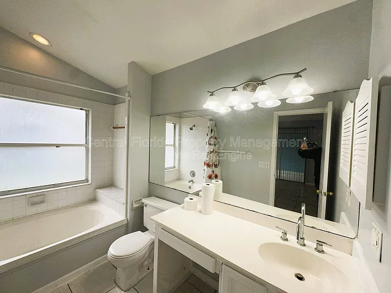 11818 Shotgate Ct — Photo 16