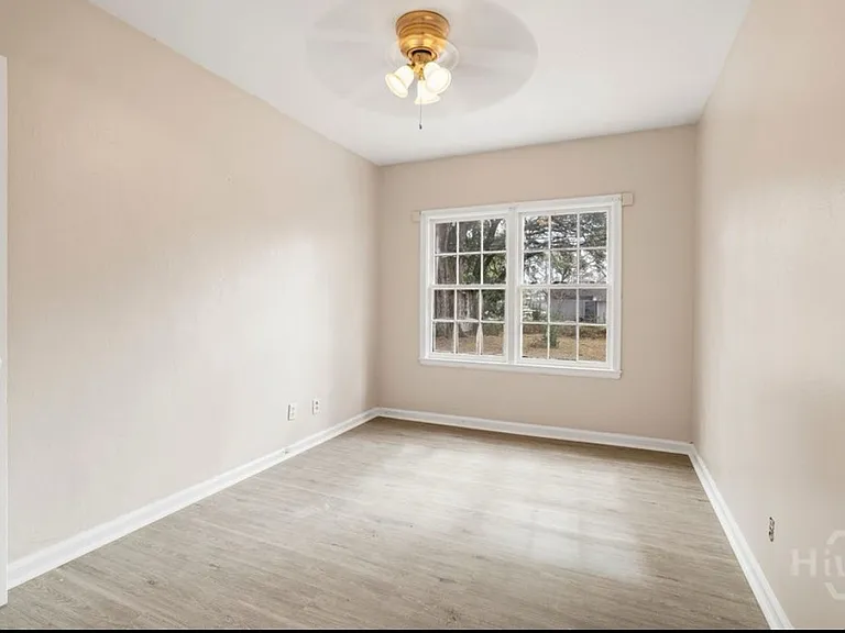 1323 E 55th St #1323 — Photo 4