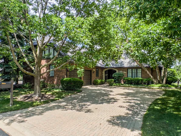 701 Kenmare Dr, Burr Ridge, IL 60527