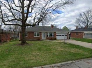 10730 Charrette Dr, Saint Louis, MO 63123