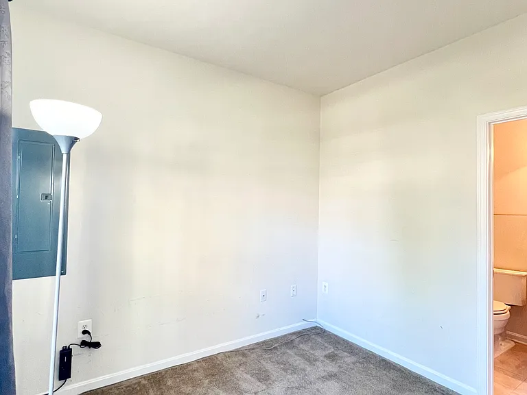 675 Anacostia Ave NE — Photo 12