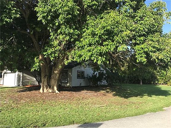 3rd image of 402 SE 10th Ave
