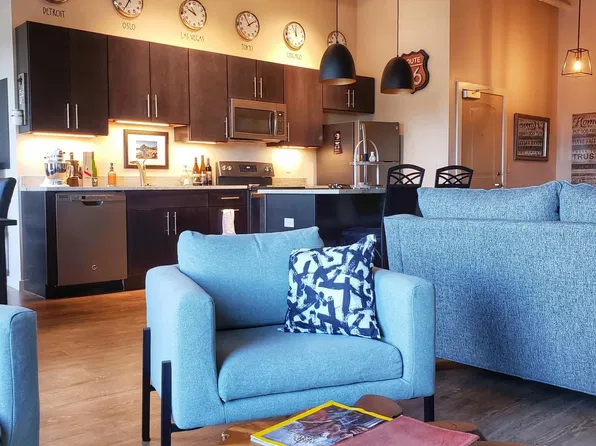 103 W Michigan Ave APT 2B, Saline, MI 48176