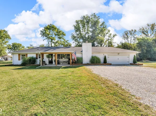 8103 N Maple Dr, Mooresville, IN 46158