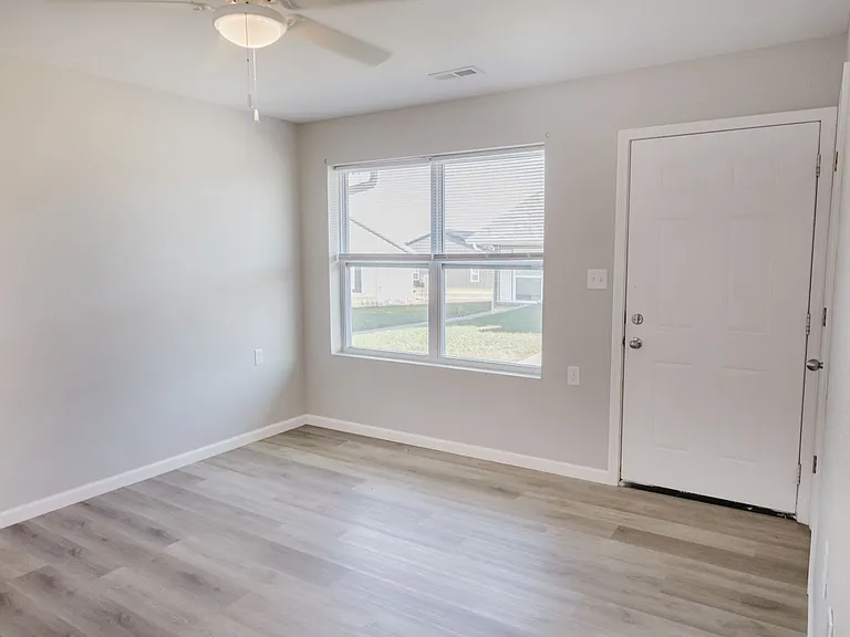 1105 Jones Ave — Photo 8