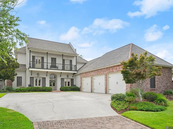 8868 Phaeton Crossing Dr, Baton Rouge, LA 70817