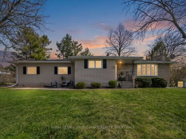 56 River Rd, Greater Napanee, ON K7R 3H4