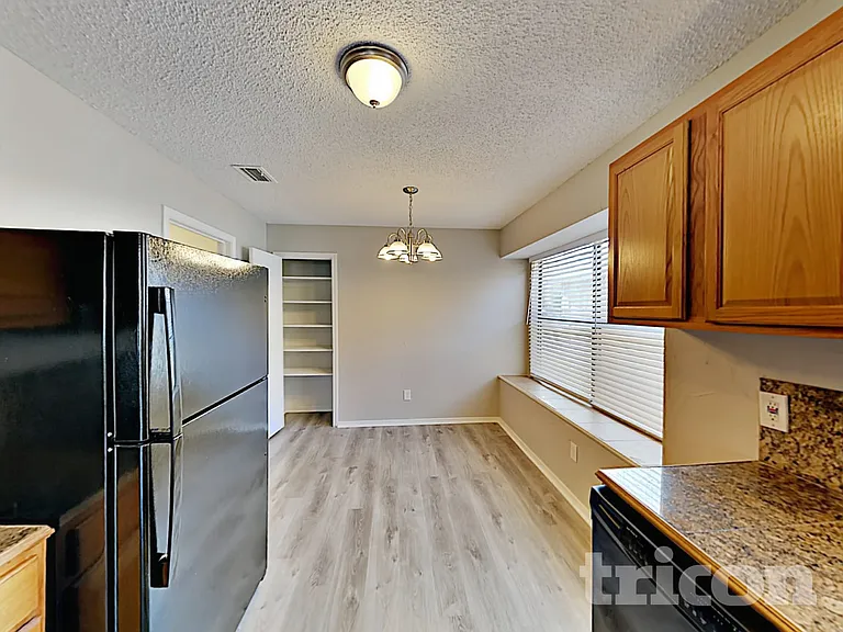 918 Elliott Dr — Photo 5