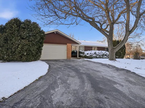 N72W15292 Patio COURT, Menomonee Falls, WI 53051