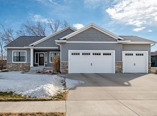1175 Cedar Springs Dr, Marion, IA 52302