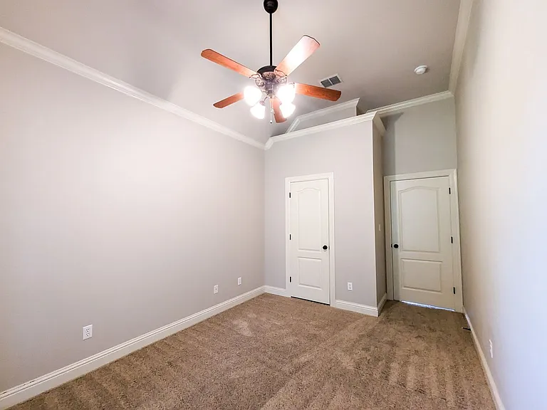 220 Ixworth Ave — Photo 13