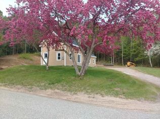 8 Plain Rd W, Dummer, NH 03588