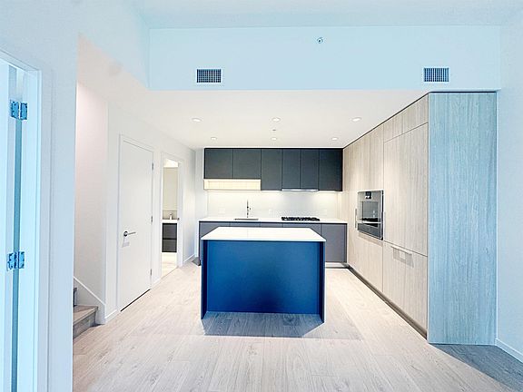 3rd image of 6200 Minoru Blvd #2