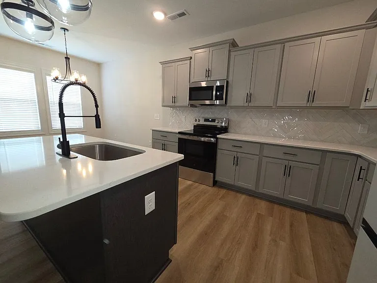 104 Hudson Village Dr — Photo 15