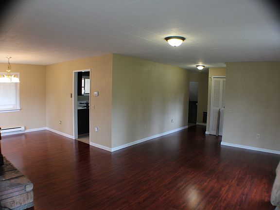 Laminate flooring on main 