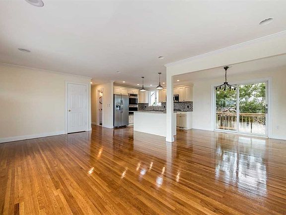 4th image of 311 Franklin Blvd