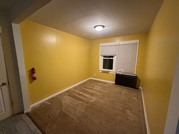 3rd image of 337 White St Floor 1