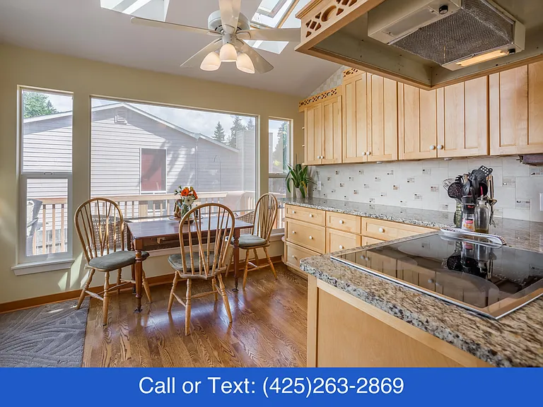 12044C Roosevelt Way NE — Photo 12