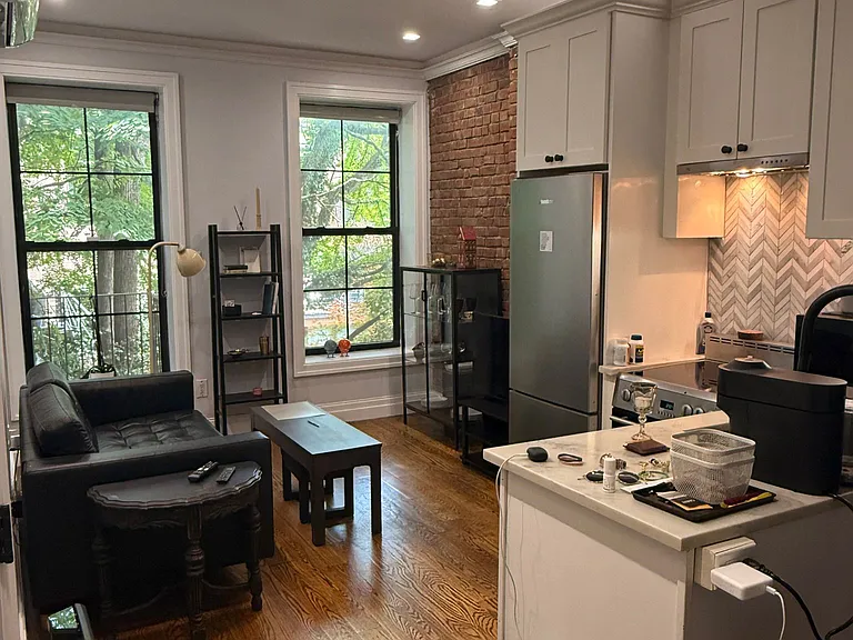 43 Columbia Pl #3C — Photo 1