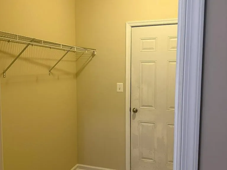 1231 Stallion St — Photo 31