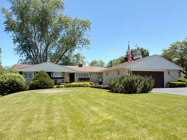 34841 N Leonard Ave, Ingleside, IL 60041