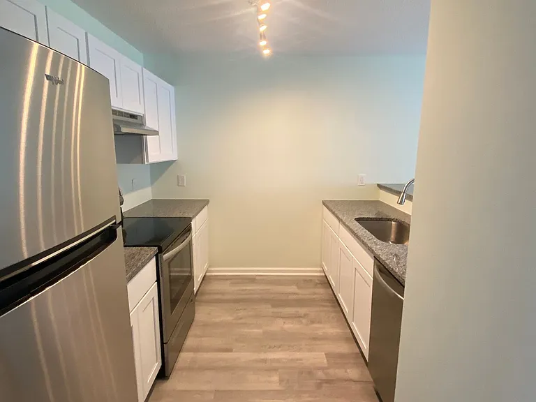 Ocean Highway Apartments — Photo 3