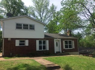 206 Risdon Dr, Saint Louis, MO 63135