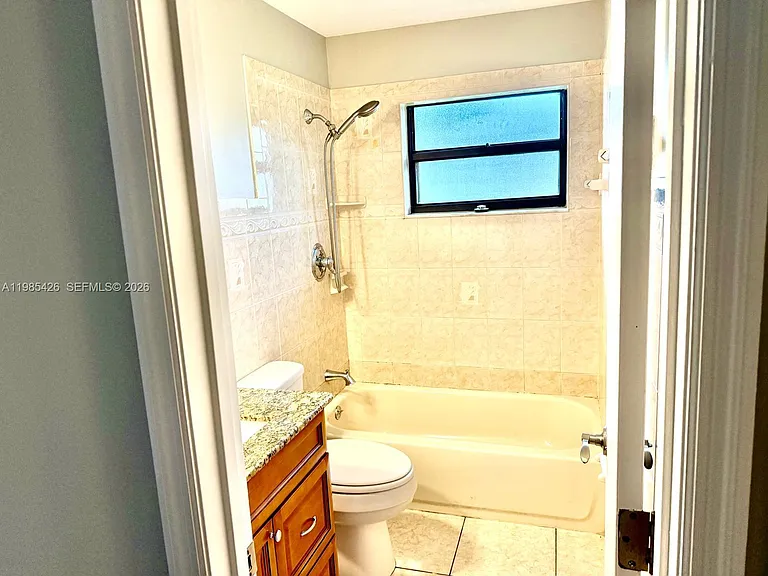 210 SW Voltair Ter — Photo 13
