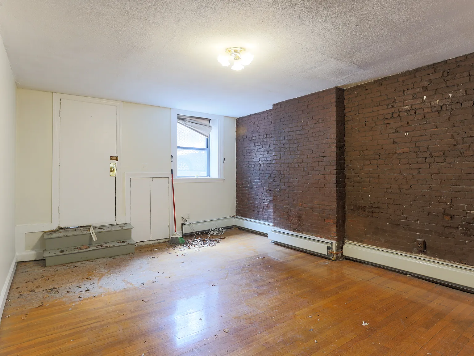2 bed, 700 sqft, $4,000 — Photo 3