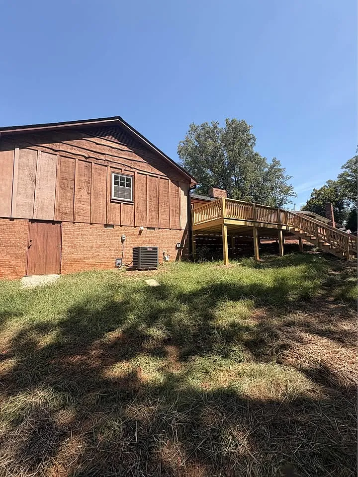 4 bed, 1870 sqft, $2,100 — Photo 2