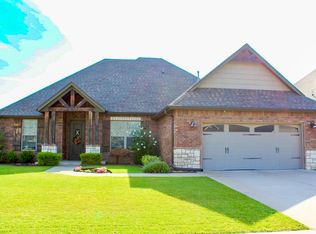 1005 Stonebridge Village Dr, Enid, OK 73703