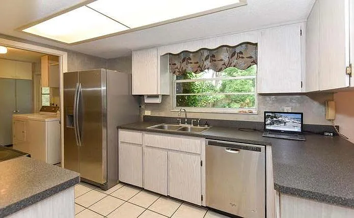 3 bed, 1648 sqft, $2,350 — Photo 4