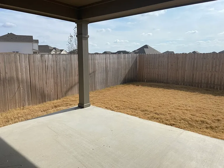 909 James Parker Cir — Photo 16