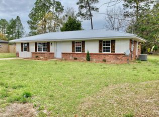 906 E Pinecrest Cir, Geneva, AL 36340