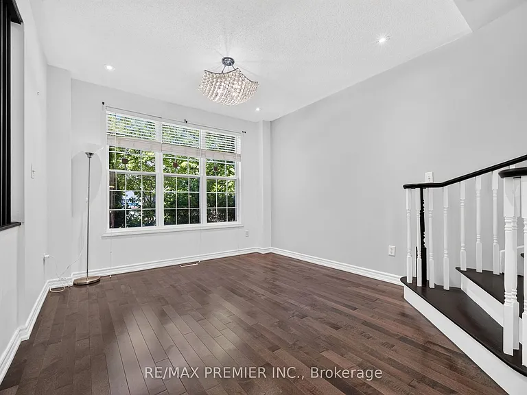 9 Pascoe Dr — Photo 3