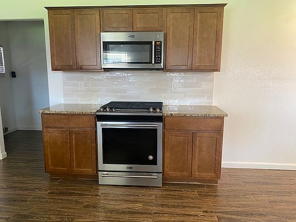 5th image of 1413 Sandalwood Ln