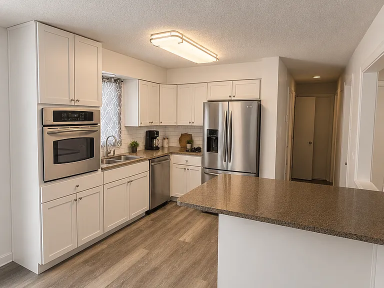 701 Highland Dr — Photo 1